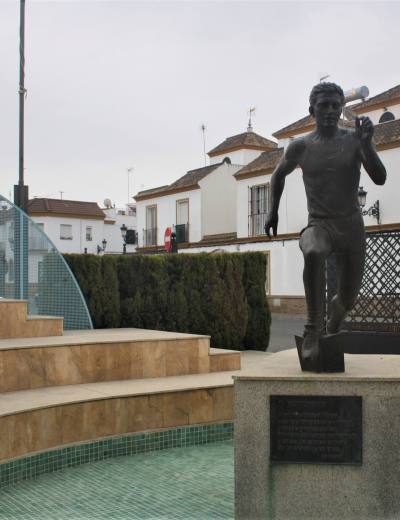 Monumento a Miguel Ángel Gómez Campuzano